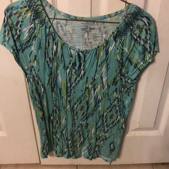 Size large Sonoma top - Picture 1 of 2